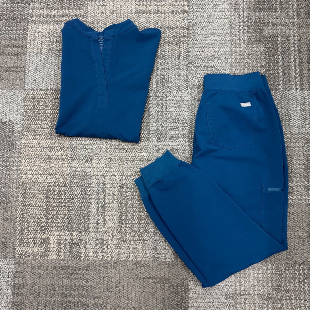 FIGS Womens Medium Rafaela and Zamora scrub set Caribbean blue medical nursing